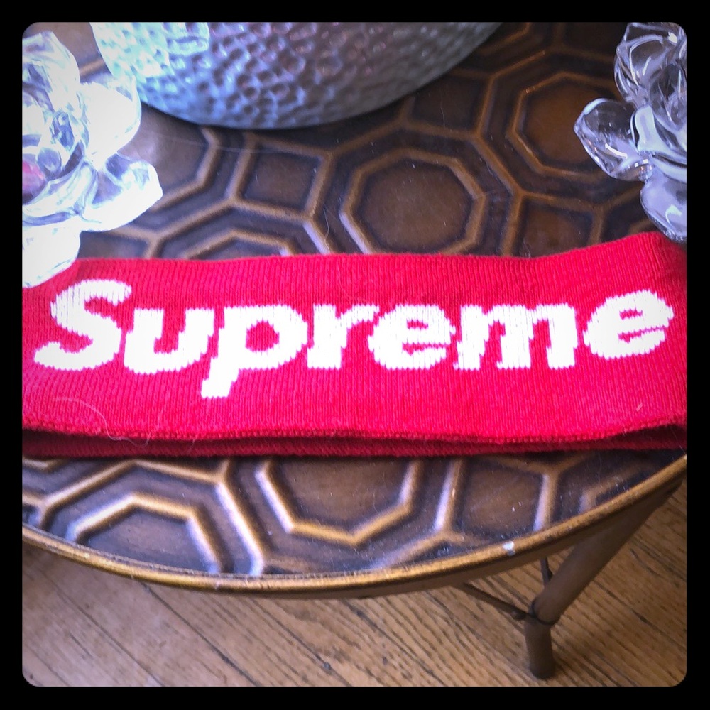 Authentic (FW 18) Supreme New Era Red headband
